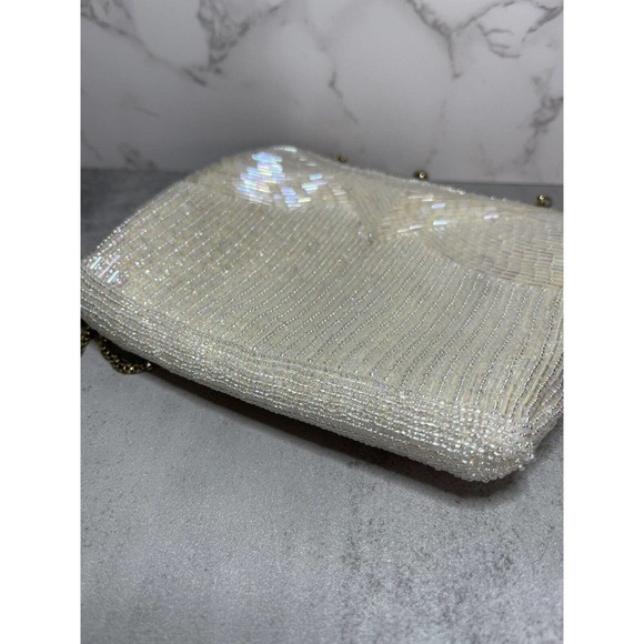 Vintage Small Size White Pearl Shimmer on White Micro Bead Chain Purse 6" x 5" - Picture 3 of 10
